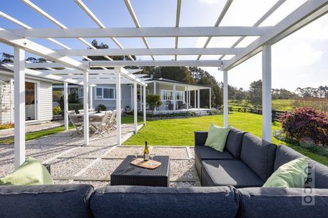 Photo of property in 93 Alf Access Road, Helensville, 0875