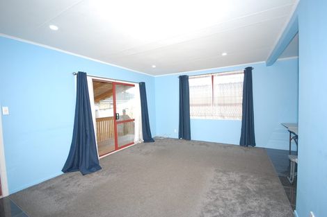 Photo of property in 2 Mcnaughton Avenue, Mangere East, Auckland, 2024