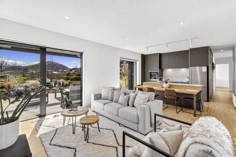 Photo of property in 15 Kereru Crescent, Wanaka, 9305