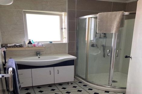 Photo of property in 53 Strid Road, Te Atatu South, Auckland, 0610