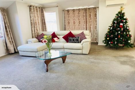 Photo of property in 5 Fearnley Grove, Albany, Auckland, 0632