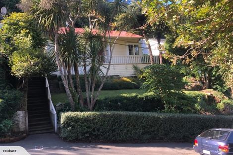 Photo of property in 12 Governor Road, Northland, Wellington, 6012