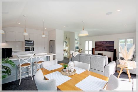 Photo of property in 10a Pratt Avenue, Foxton Beach, Foxton, 4815