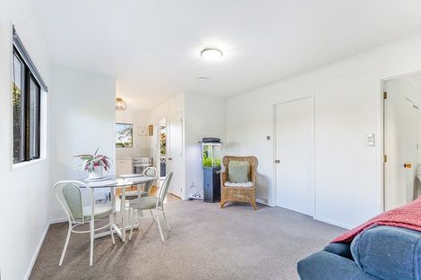Photo of property in 6 Peterhouse Place, West Harbour, Auckland, 0618