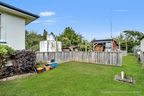 Photo of property in 16 Milne Street, Hunterville, 4730