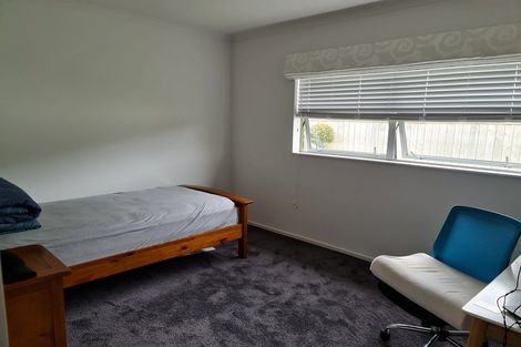 Photo of property in 90b/1 Endeavour Drive, Whitby, Porirua, 5024