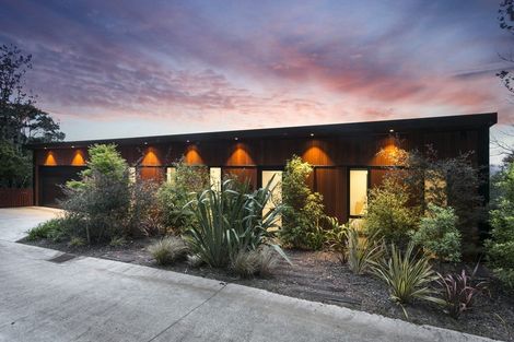 Photo of property in 182 Scenic Drive, Titirangi, Auckland, 0604