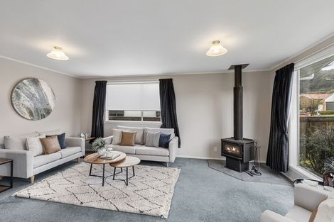 Photo of property in 11 Karamea Grove, Wainuiomata, Lower Hutt, 5014