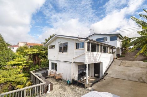Photo of property in 2/88 Arran Road, Browns Bay, Auckland, 0630