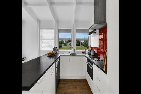 Photo of property in 15 Tasman Street, Opunake, 4616