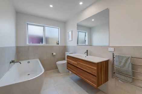Photo of property in 35 Hewson Drive, Snells Beach, 0920