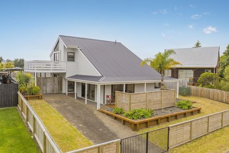 Photo of property in 28 Pleasant Place, Pauanui, Hikuai, 3579
