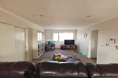Photo of property in 20 San Prospero Crescent, Henderson, Auckland, 0612