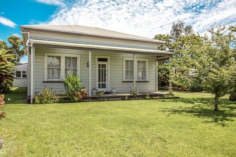 Photo of property in 126 Queen Street, Westport, 7825