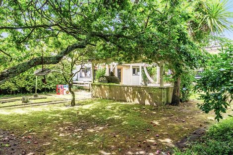 Photo of property in 23 Taipari Road, Te Atatu Peninsula, Auckland, 0610