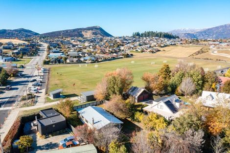 Photo of property in 121 Totara Terrace, Wanaka, 9305
