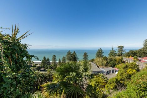 Photo of property in 18 Hukarere Road, Bluff Hill, Napier, 4110