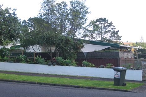 Photo of property in 2/199 Titirangi Road, Titirangi, Auckland, 0604