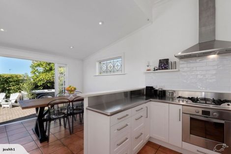Photo of property in 1/86 Birkenhead Avenue, Birkenhead, Auckland, 0626