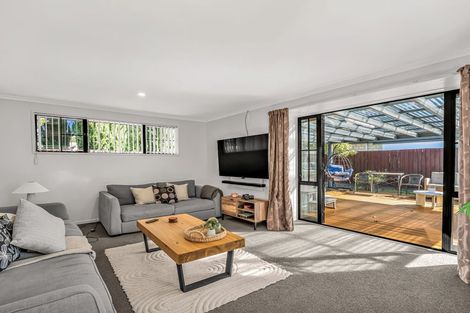 Photo of property in 64 Karnak Crescent, Russley, Christchurch, 8042