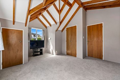 Photo of property in 2/30 Lagoon Way, West Harbour, Auckland, 0618
