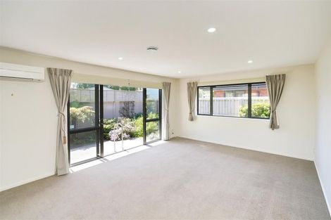 Photo of property in 516 Mairehau Road, Parklands, Christchurch, 8083