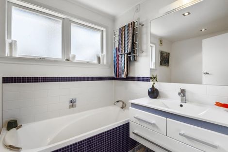 Photo of property in 12 Tyne Road, Forrest Hill, Auckland, 0620