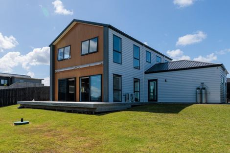Photo of property in 16 Otohikawa Avenue, Glenbrook, Waiuku, 2681