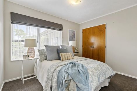 Photo of property in 8 Coubray Place, Botany Downs, Auckland, 2010