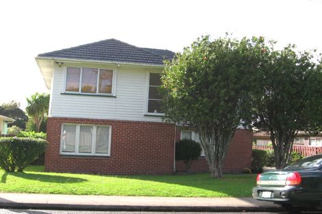 Photo of property in 1a/1 Amberley Avenue, Te Atatu South, Auckland, 0610