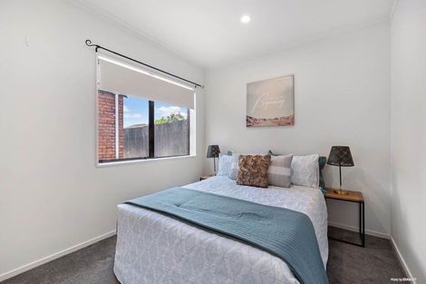 Photo of property in 2/14 Roberts Road, Te Atatu South, Auckland, 0610