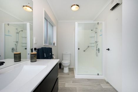 Photo of property in 3 Ferry Street, Foxton Beach, Foxton, 4815