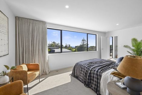 Photo of property in 2/11a Baring Terrace, Strandon, New Plymouth, 4312