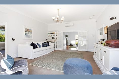 Photo of property in 15 Lucknow Terrace, Khandallah, Wellington, 6035