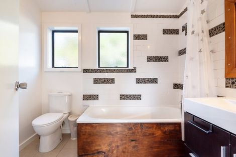 Photo of property in 1/70 Stredwick Drive, Torbay, Auckland, 0630