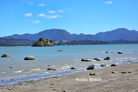 Photo of property in 24 Koutu Beach Road, Opononi, Kaikohe, 0473
