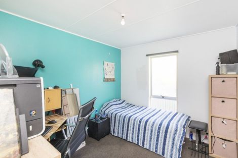 Photo of property in 17 Apollo Parade, Milson, Palmerston North, 4414