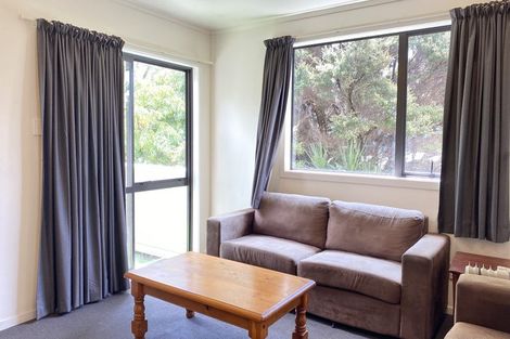 Photo of property in 8c Schnapper Rock Road, Schnapper Rock, Auckland, 0632