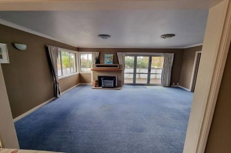 Photo of property in 38 Tyrico Close, Unsworth Heights, Auckland, 0632