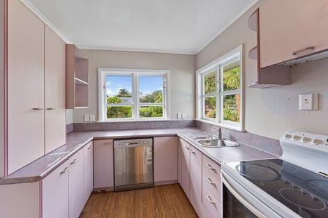 Photo of property in 9 Bluegum Road, Paraparaumu Beach, Paraparaumu, 5032