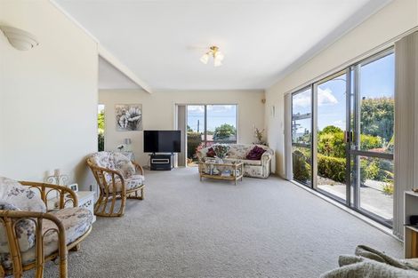 Photo of property in 101 Colwill Road, Massey, Auckland, 0614