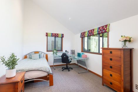 Photo of property in 2/3 Gard Street, Silverstream, Upper Hutt, 5019