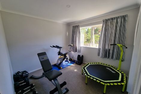 Photo of property in 14 Packham Place, Beach Haven, Auckland, 0626