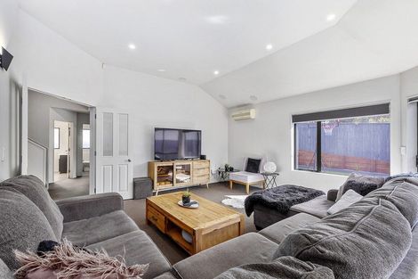 Photo of property in 2 Endeavour Drive, Whitby, Porirua, 5024