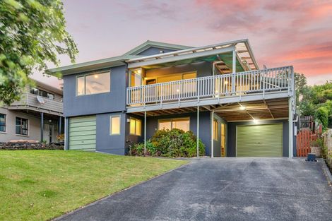 Photo of property in 11 William Bayes Place, Red Beach, 0932