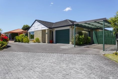 Photo of property in 30 Fairview Terrace, Waipahihi, Taupo, 3330