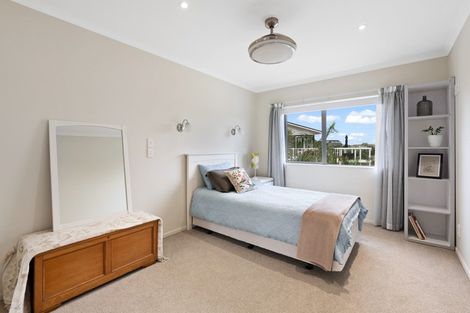 Photo of property in 37 Rosario Crescent, Red Beach, 0932