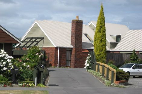 Photo of property in 8a Ringwood Place, Avonhead, Christchurch, 8042