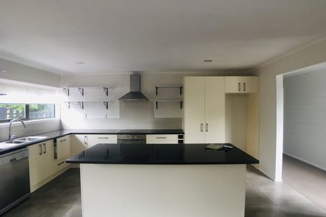 Photo of property in 30 Reeves Road, Pakuranga, Auckland, 2010