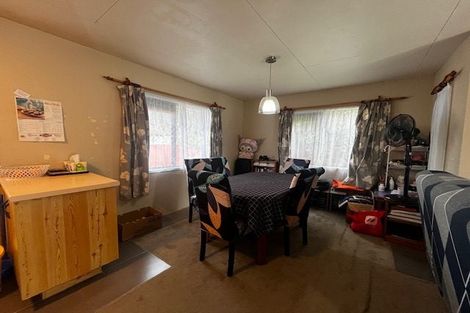 Photo of property in 20 Ocean View Road, Northcote, Auckland, 0627